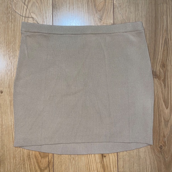 House of CB - MARIELLA Taupe KNIT MINI SKIRT - Picture 5 of 10